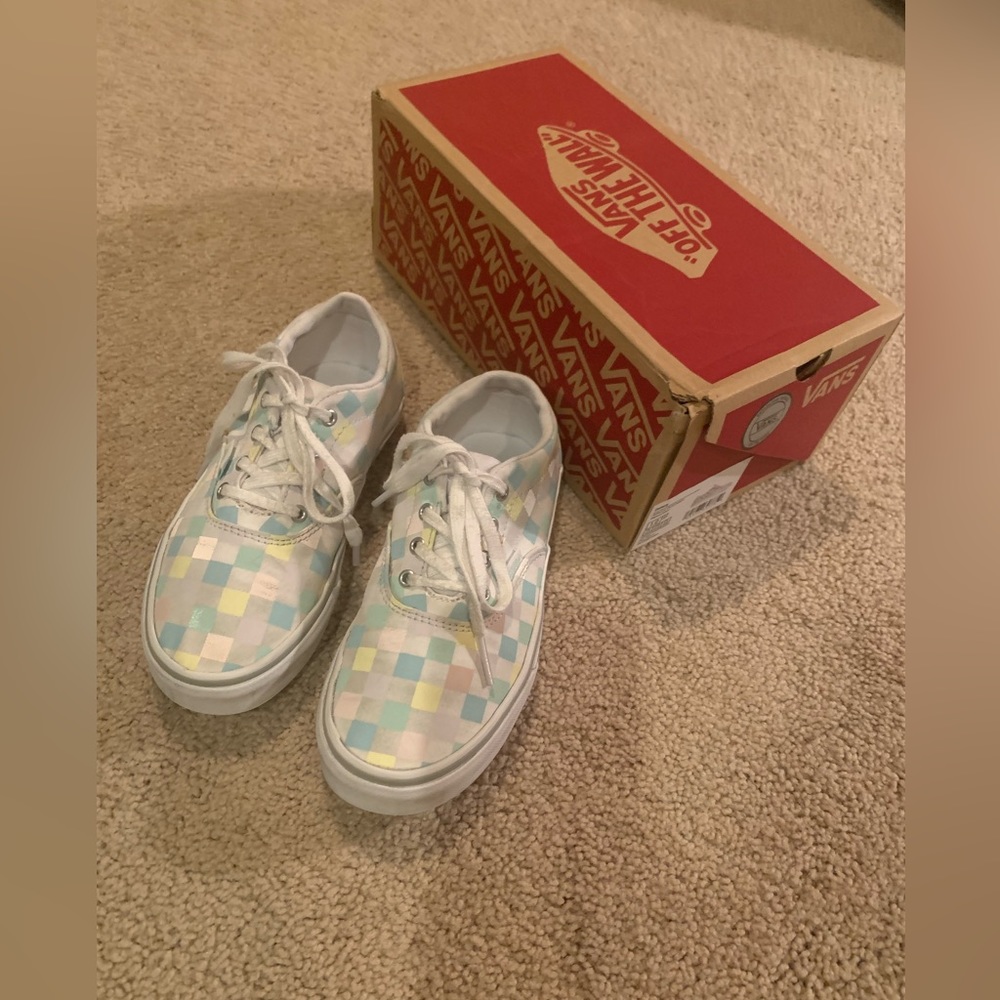 Vans Doheny Reflective Check Pastel/White Size 1 Girls Shoes. Gently used!